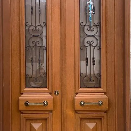 οικια αποζαρι μεγαλη περσα קסטוריה