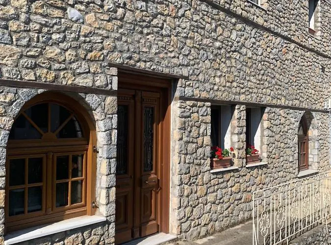 οικια αποζαρι μεγαλη περσα 公寓