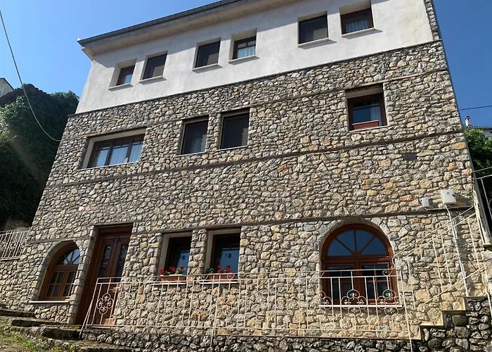 οικια αποζαρι μεγαλη περσα 公寓 卡斯托里亚